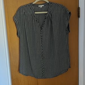 Lightweight V-neck shirt
